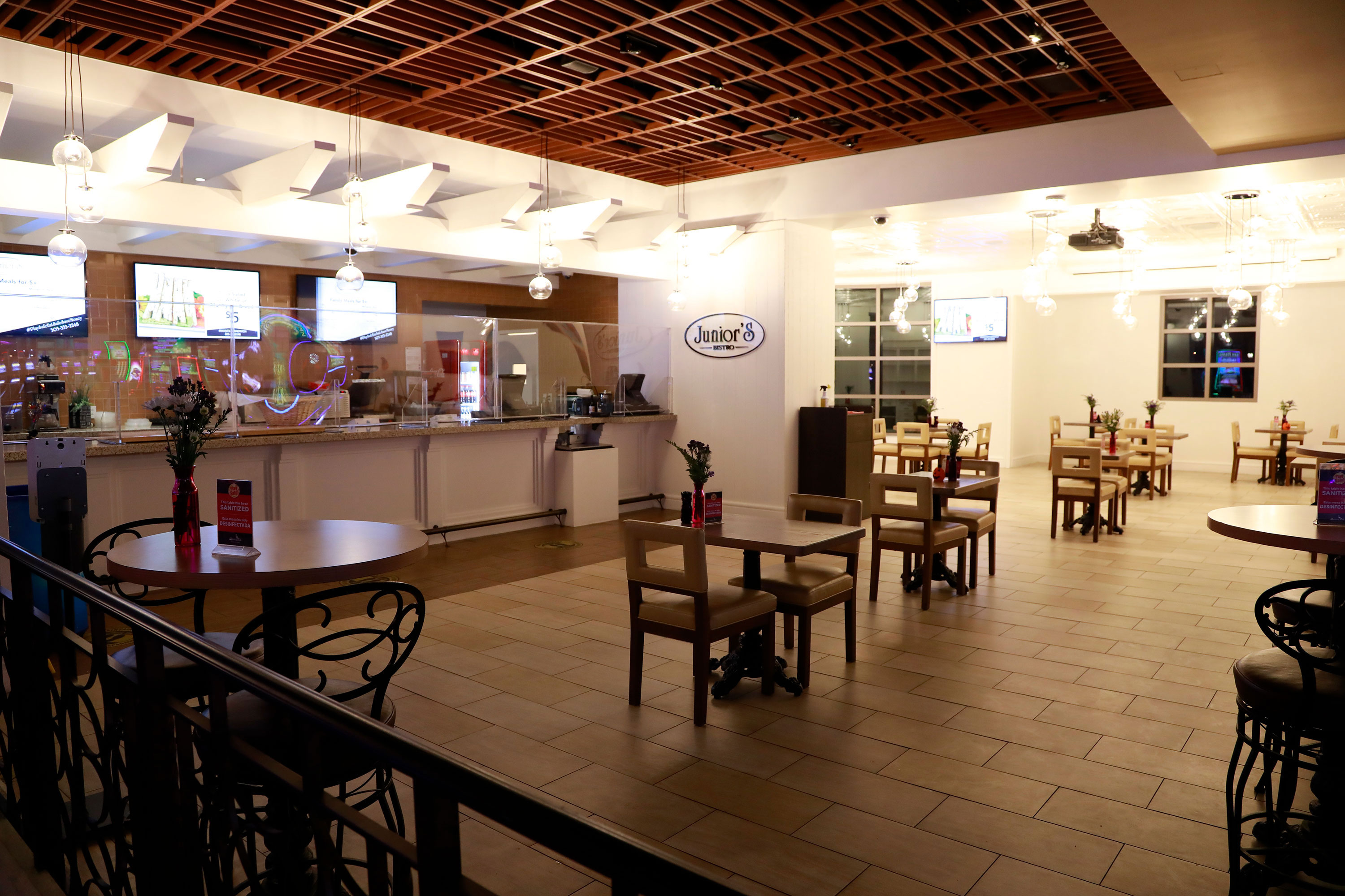 Junior's Bistro dining area