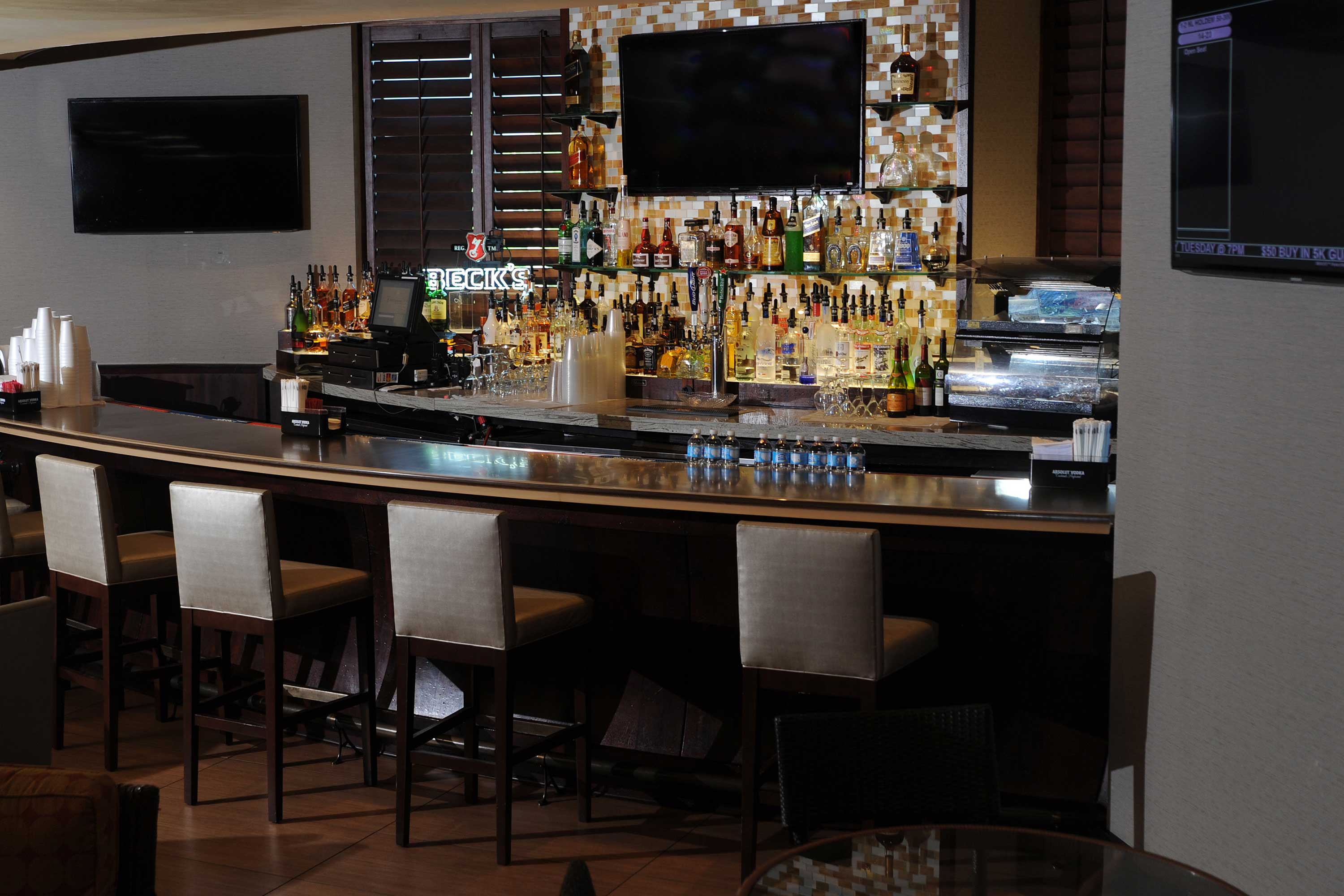 La Veranda Bar & Cafe