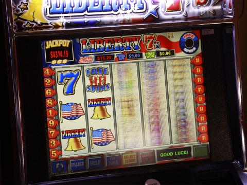 Liberty 7's Slot Machine